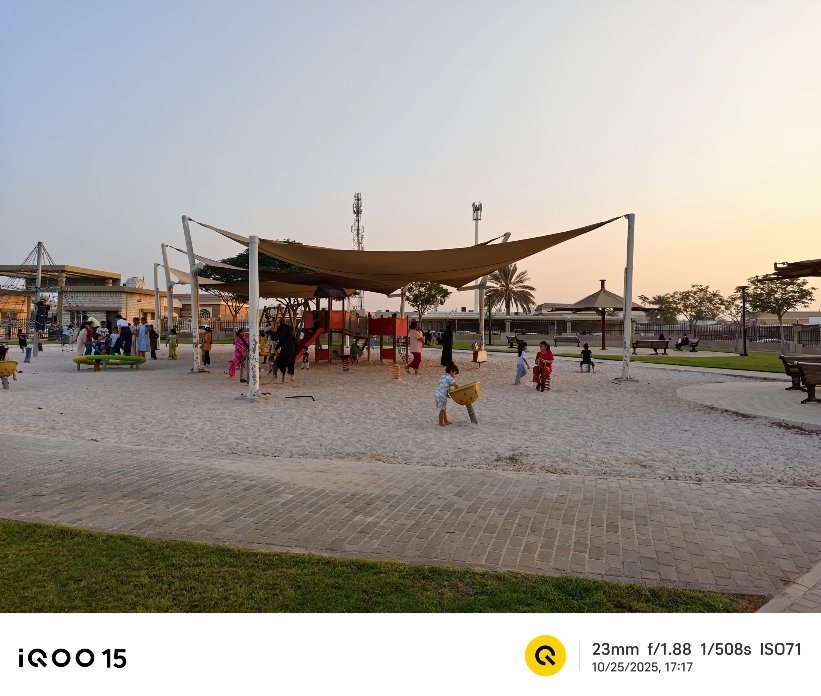 American reviewers share first impressions of iQOO 15 camera setup