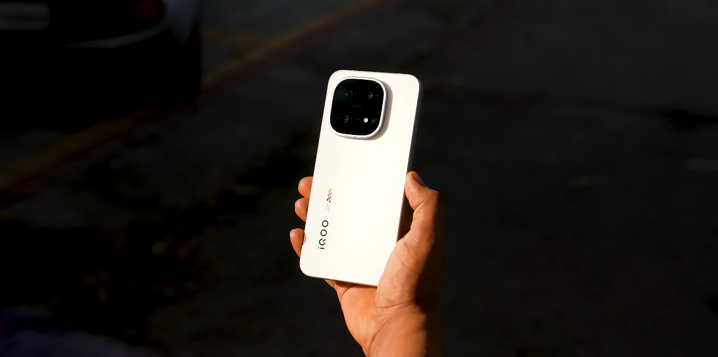 Analysts say iQOO 15 might challenge flagship pricing trends in UAE