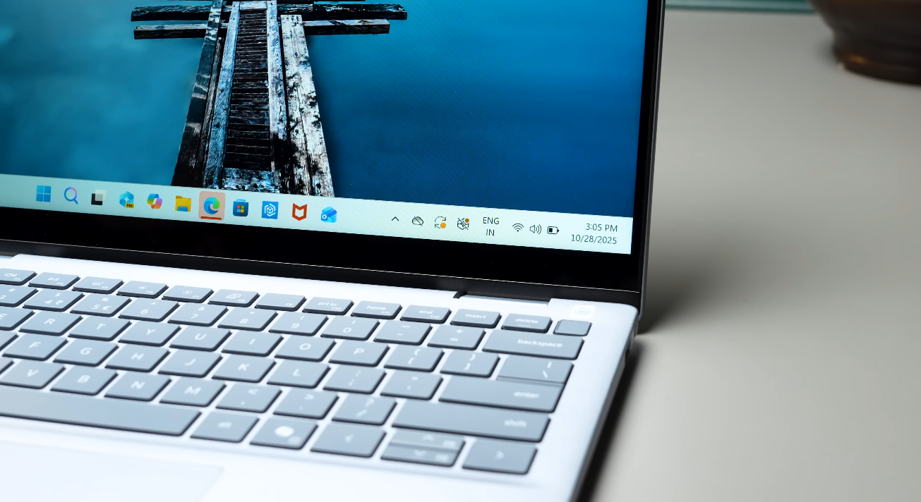 Australian reviewers discuss Dell 14 Plus 2 in 1’s sleek hybrid design