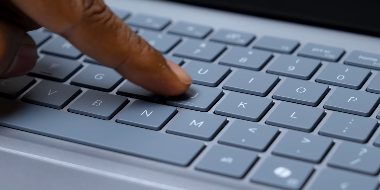 Canadian blogs call Dell 14 Plus 2 in 1 a laptop built for professionals