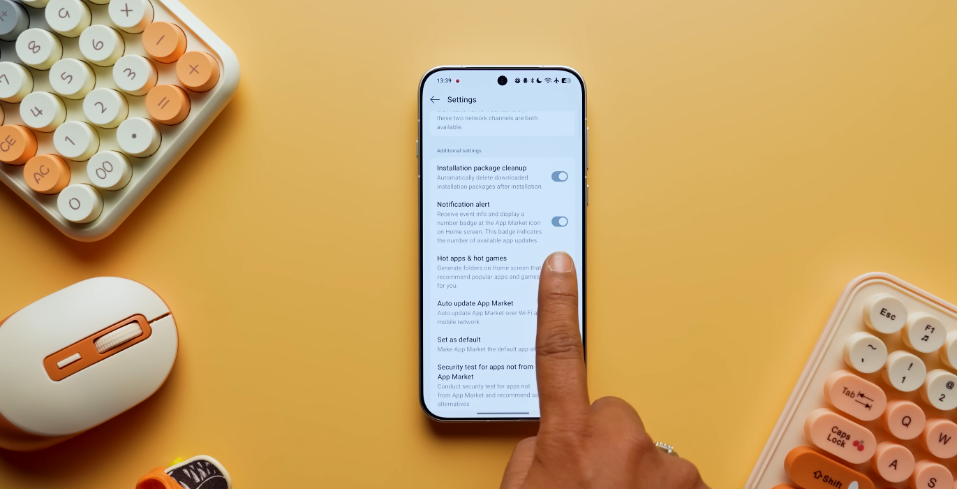Canadian blogs report Oppo Find X9 Pro might ship with Android 15