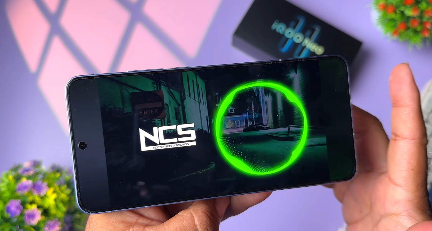 Canadian buyers anticipate iQOO Neo 11’s ultra-fast 100W charging