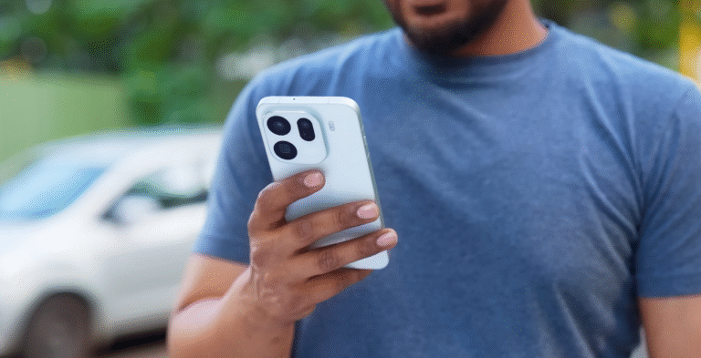 Canadian buyers compare Oppo Find X9 Pro with OnePlus 13 Pro