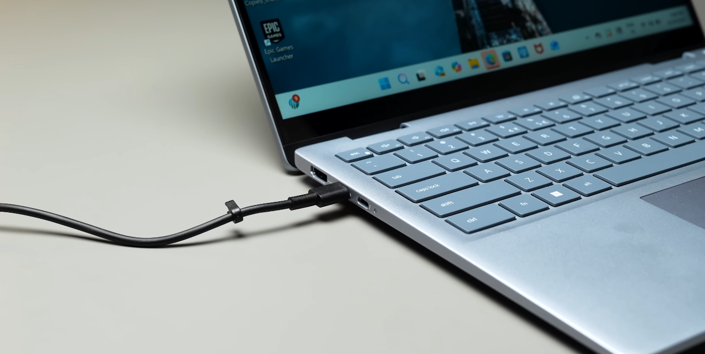 Canadian professionals consider Dell 14 Plus 2 in 1 ideal for travel use