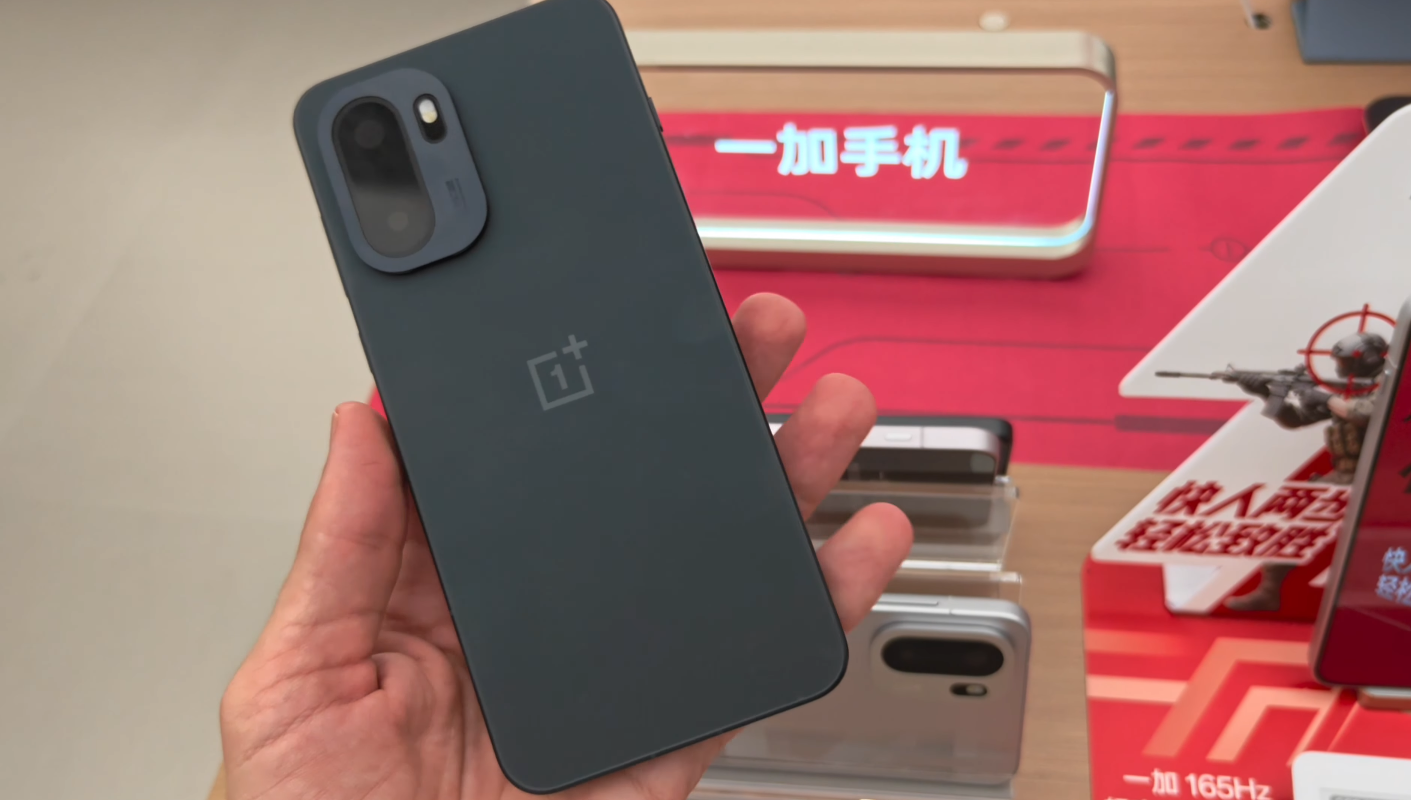 Canadian retailers prepare for the upcoming OnePlus Turbo launch