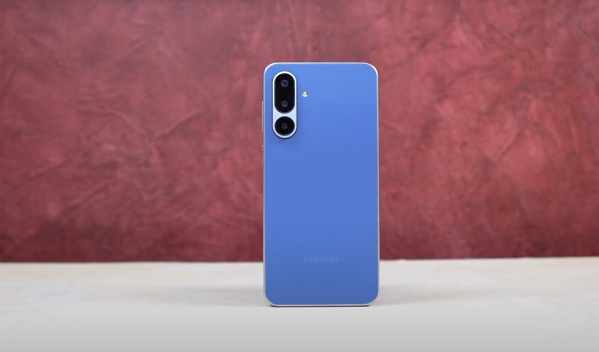 Even Offline Stores Now Recommend Galaxy F36 5G