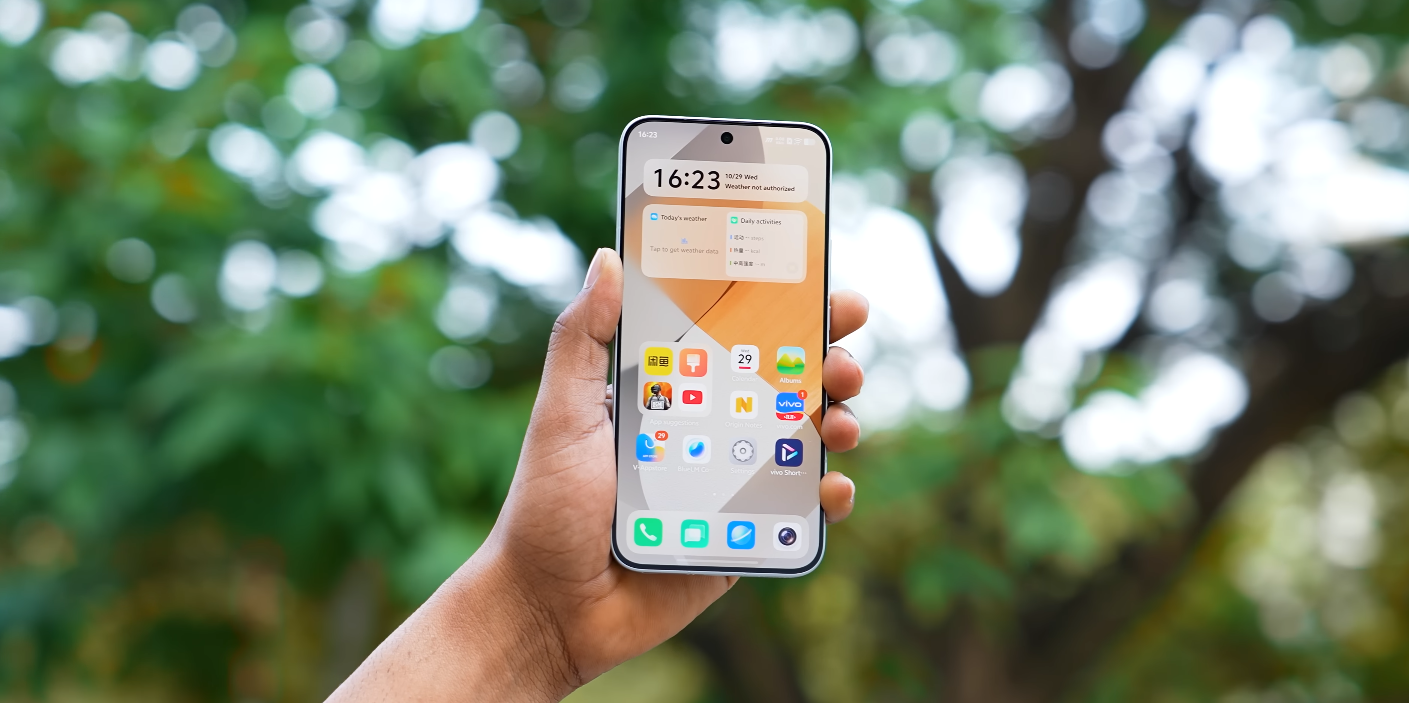 Excitement builds in UAE as iQOO 15 Pro leaks confirm 7,000 mAh battery