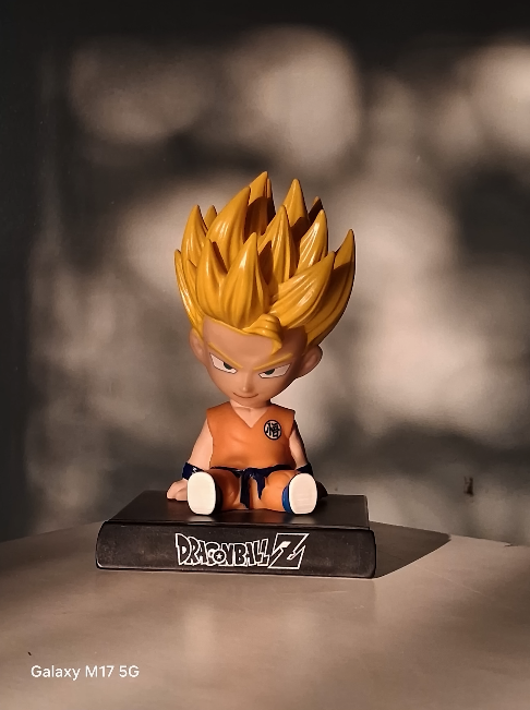 Galaxy M17 5G studio photo samples how does it handle low-light