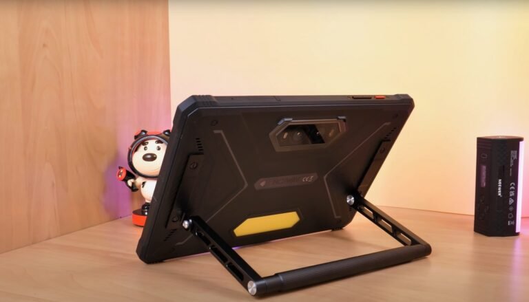 HOTWAV R9 Ultra 5G vs HOTWAV Cyber 13 Pro comparison