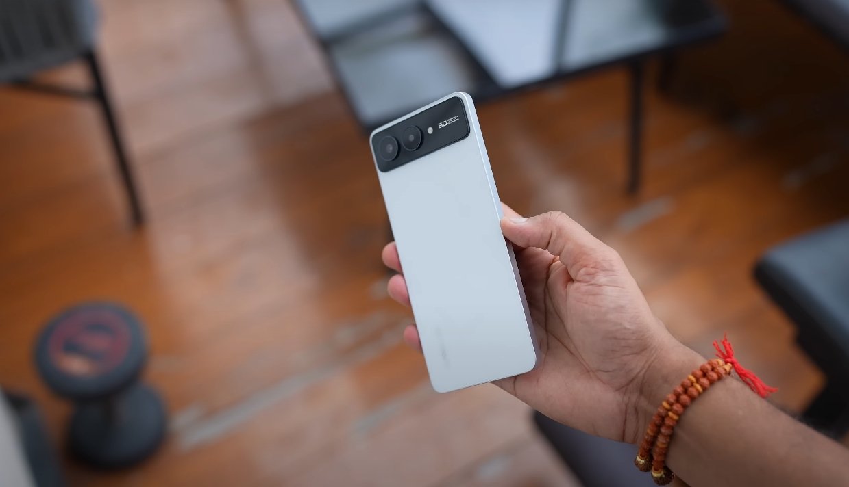 LAVA Blaze Amoled 2 Price in Canada Surprises Buyers