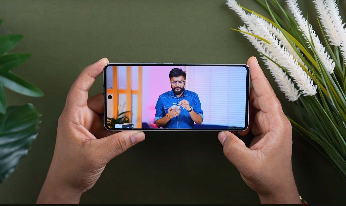 LAVA Play Ultra 5G Feels Premium