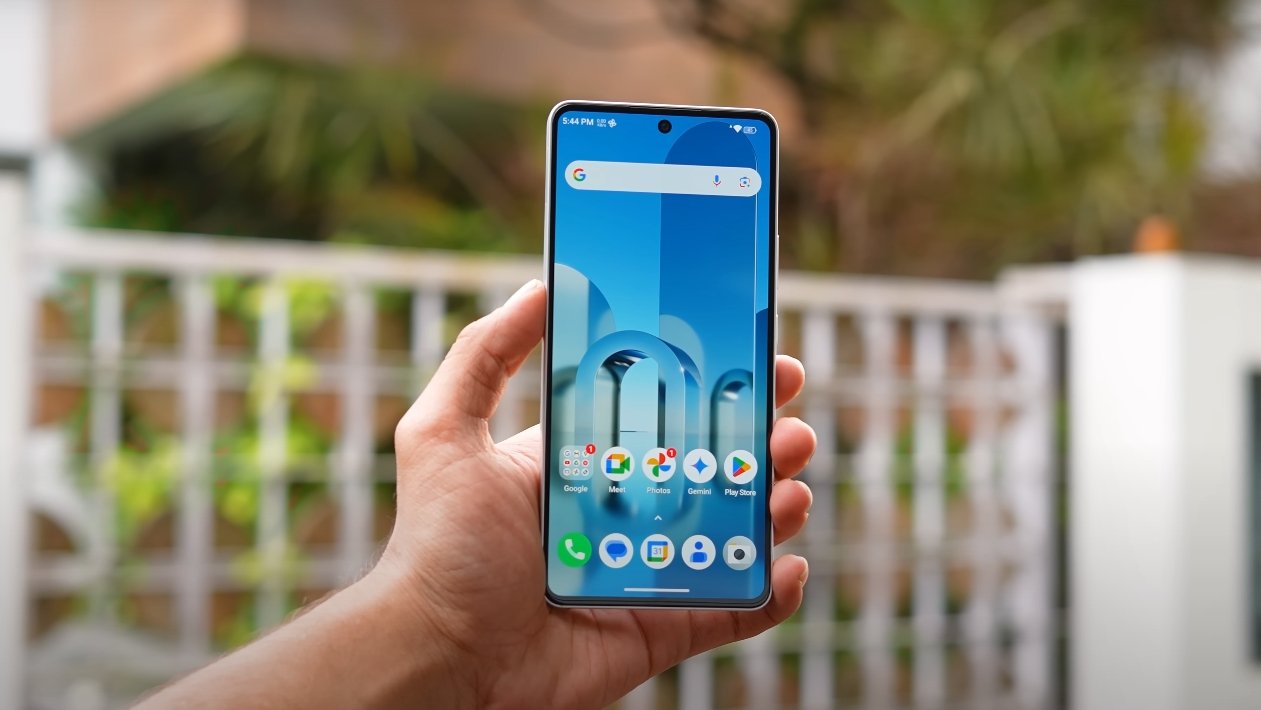 LAVA Play Ultra 5G Might Be The Best Phone Under $400