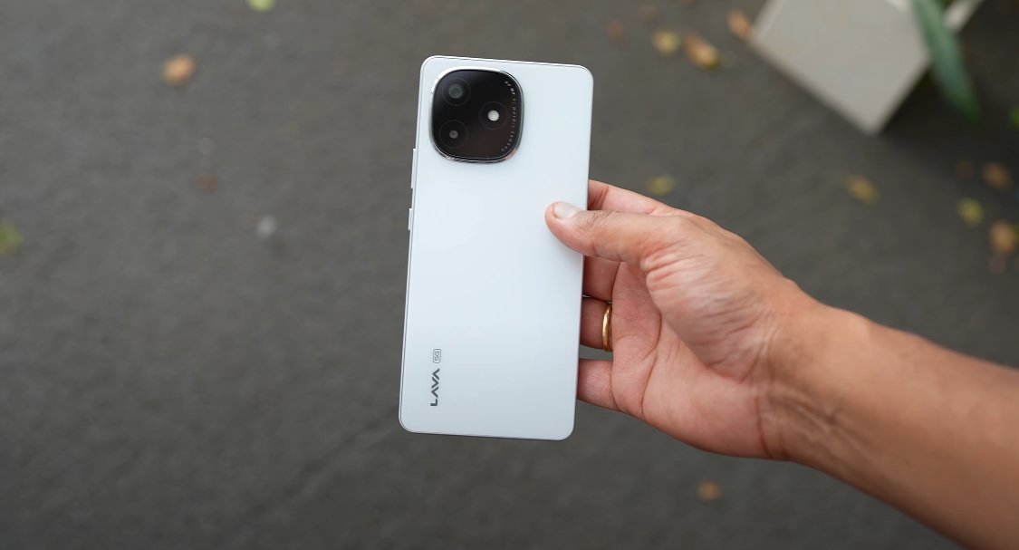 LAVA Play Ultra 5G Might Be The Smart Pick Right Now