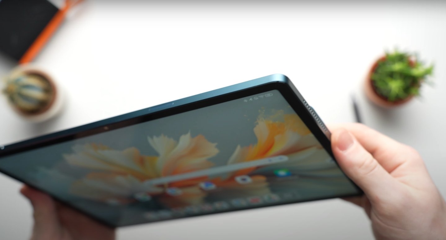It scores a very high 1, 950,000 score with 4.6 de temperature rise and 5% battery loss