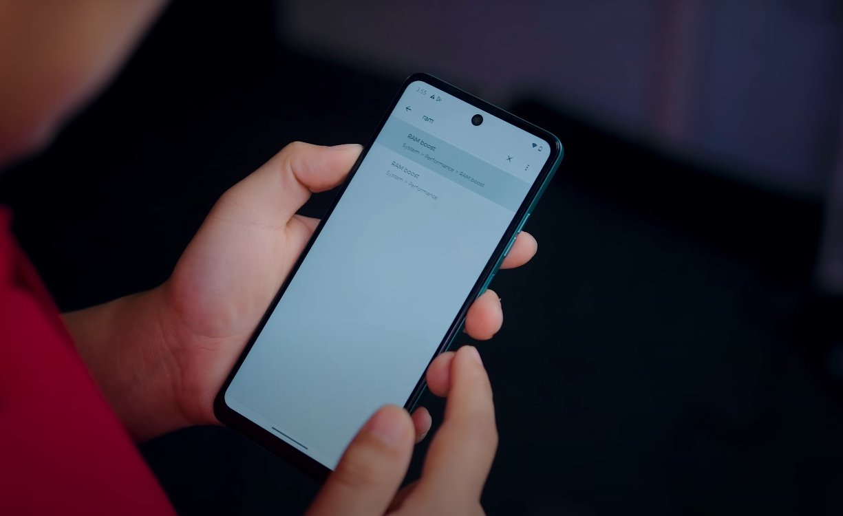 Moto G06 Power display impresses