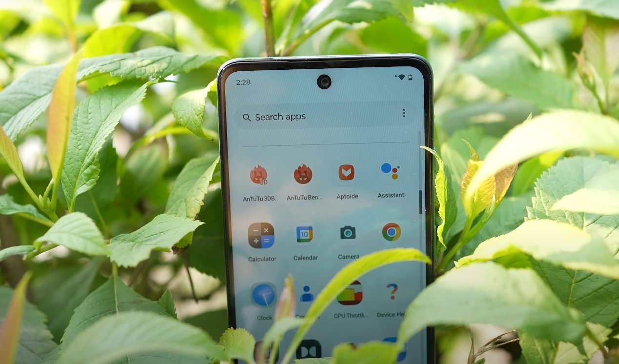 Moto G06 Power vs competition