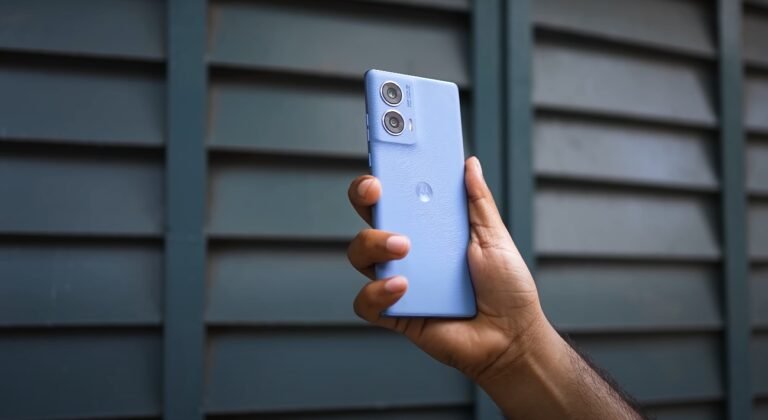 Moto G96 5G Display Review in Sunlight and Indoor Conditions