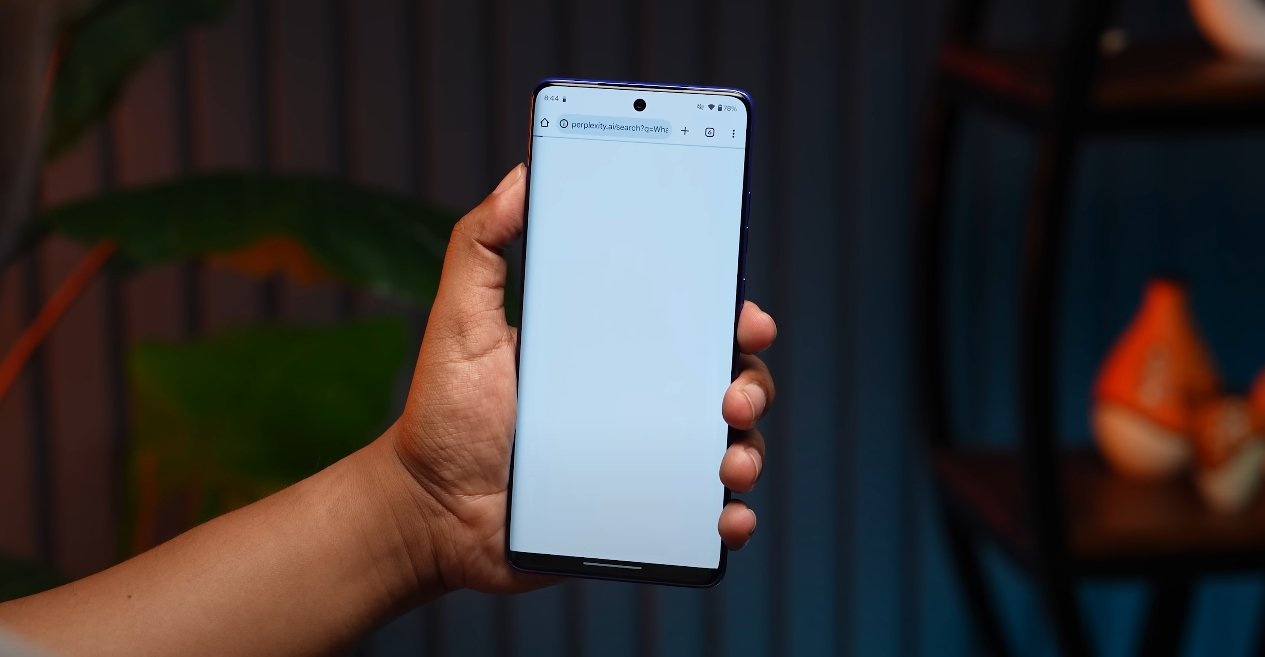 Motorola Edge 70 software update policy and UI changes