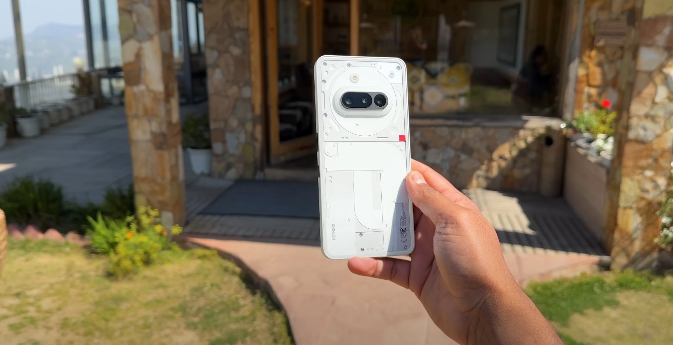 Nothing Phone 3A Lite display quality and brightness test