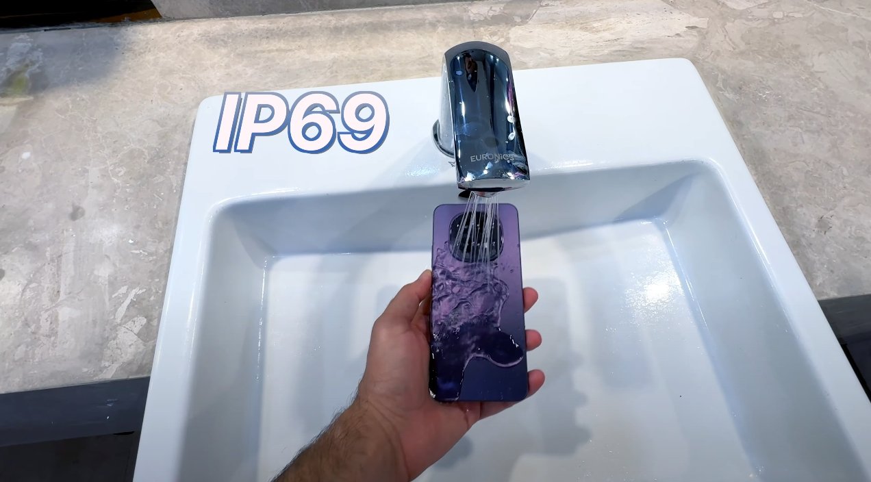 OPPO F29 with IP69