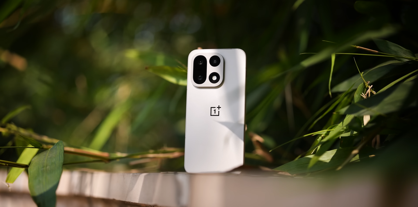 OnePlus 15 UK reviews roundup what reviewers love & dislike