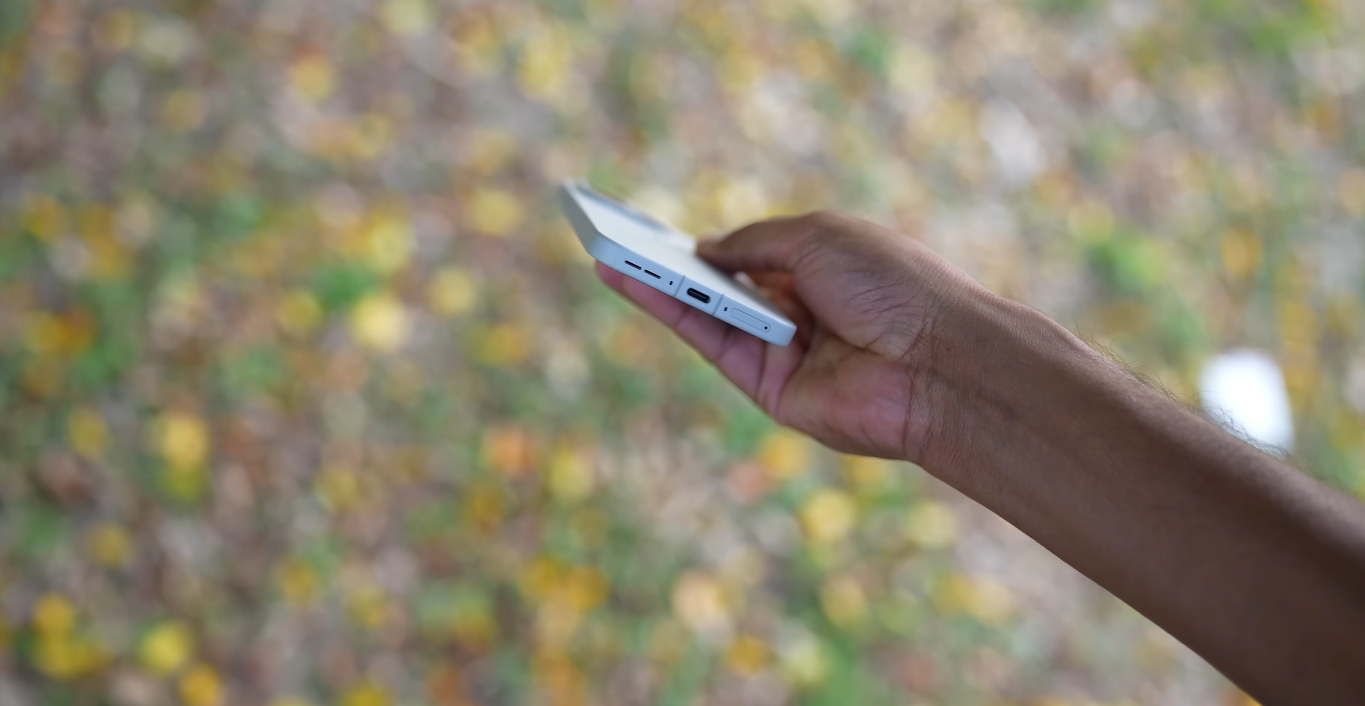 OnePlus 15 vs Google Pixel 9a — premium vs budget camera showdown