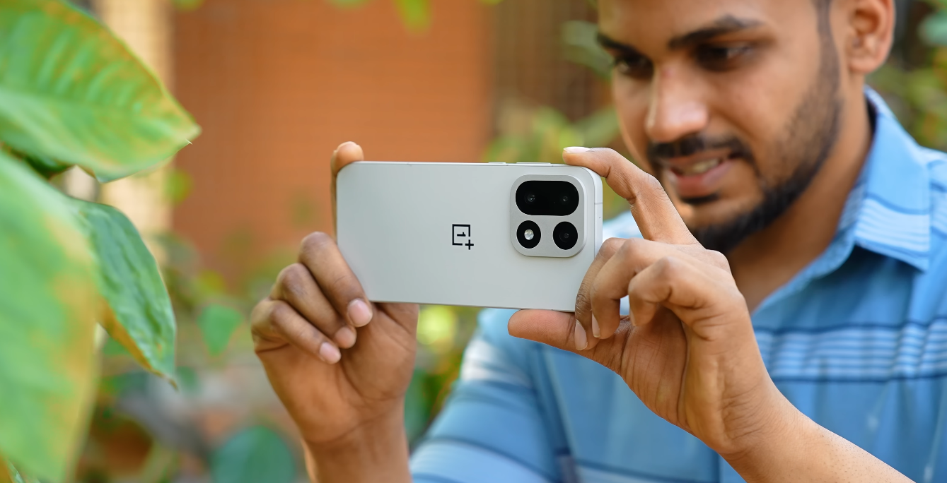 OnePlus 15 vs Huawei P60 Pro international availability & specs compared