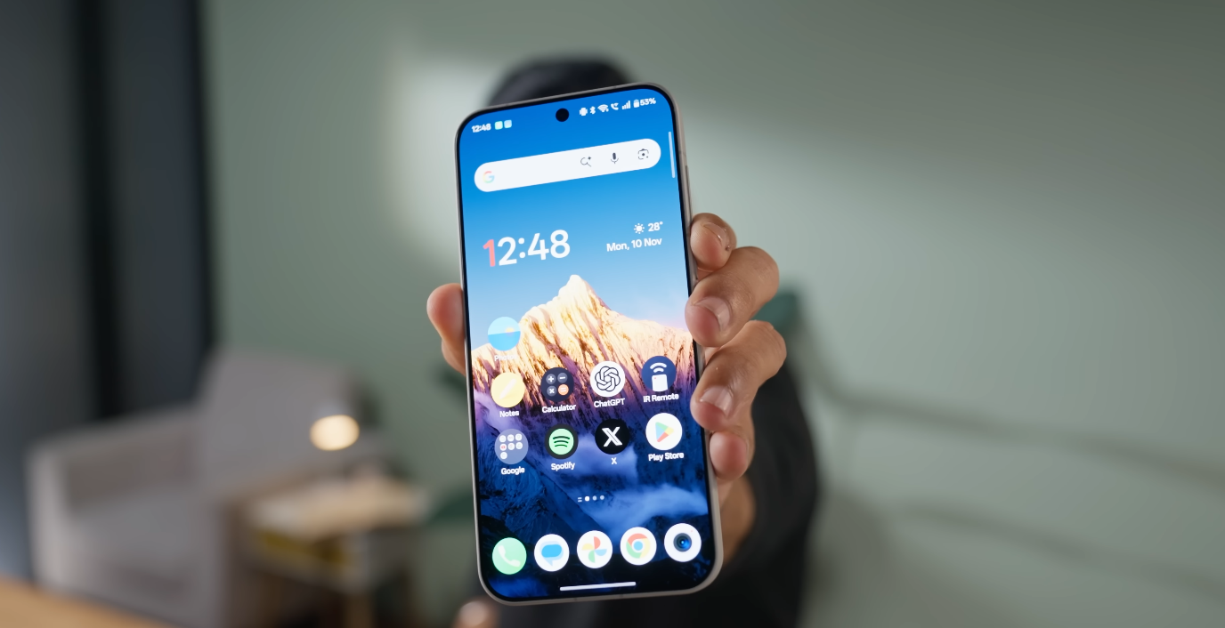 OnePlus 15 vs Motorola Edge 60 Ultra premium specs at different brands