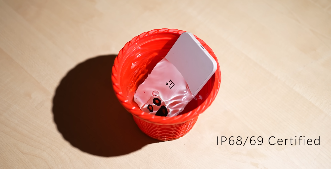 OnePlus 15 vs Samsung Galaxy S24 Ultra old vs new flagship comparison