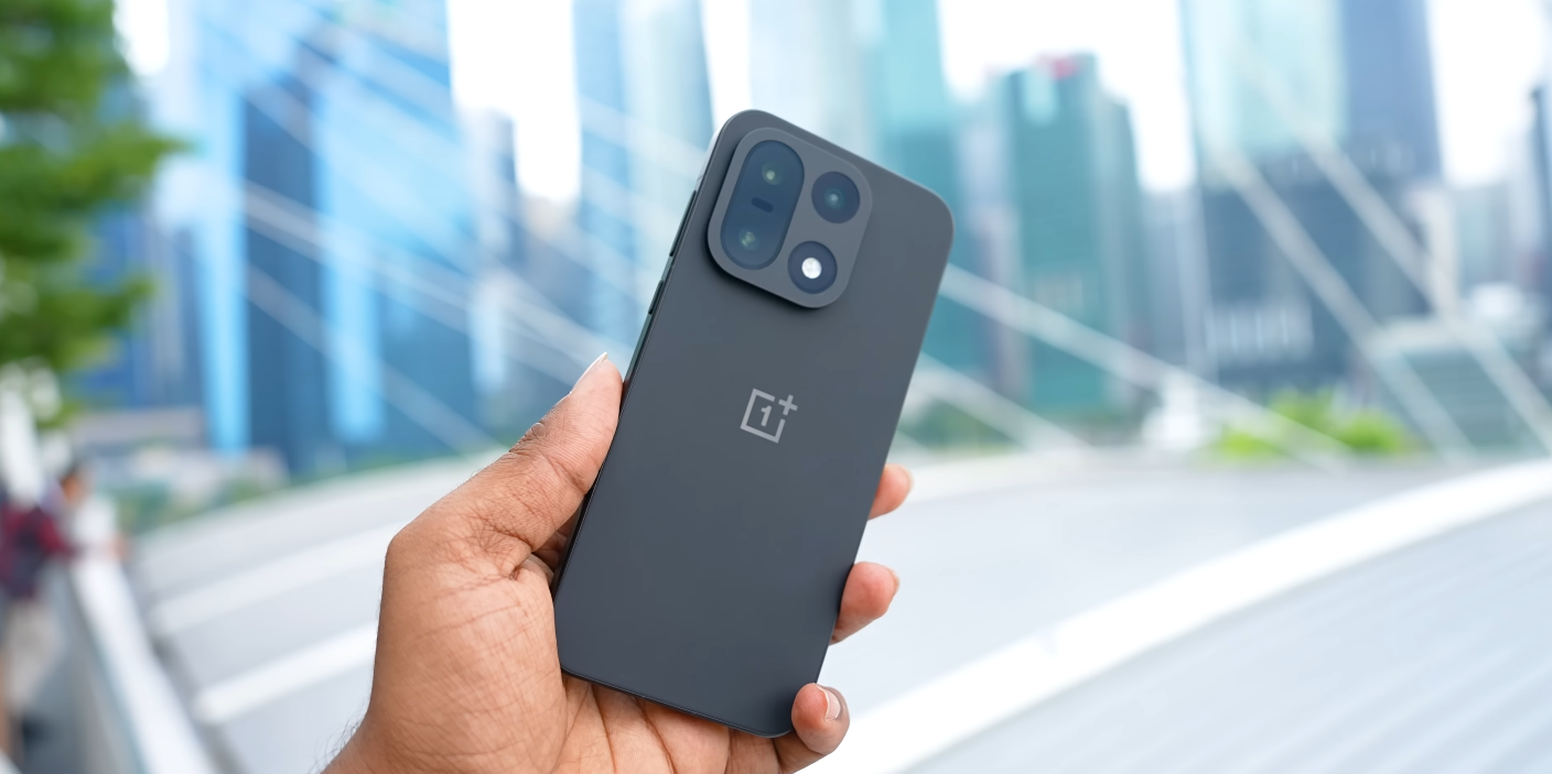 OnePlus 15 vs Samsung Galaxy S25 flagship for less