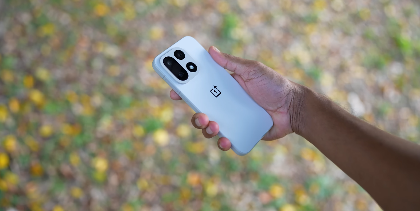 OnePlus 15 vs Xiaomi 17 Lite — flagship vs lightweight premium