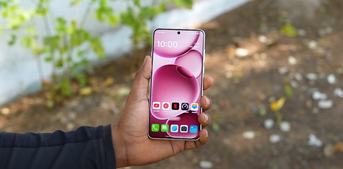 Oppo Find X8 Ultra vs Galaxy S24 Ultra price gap USA