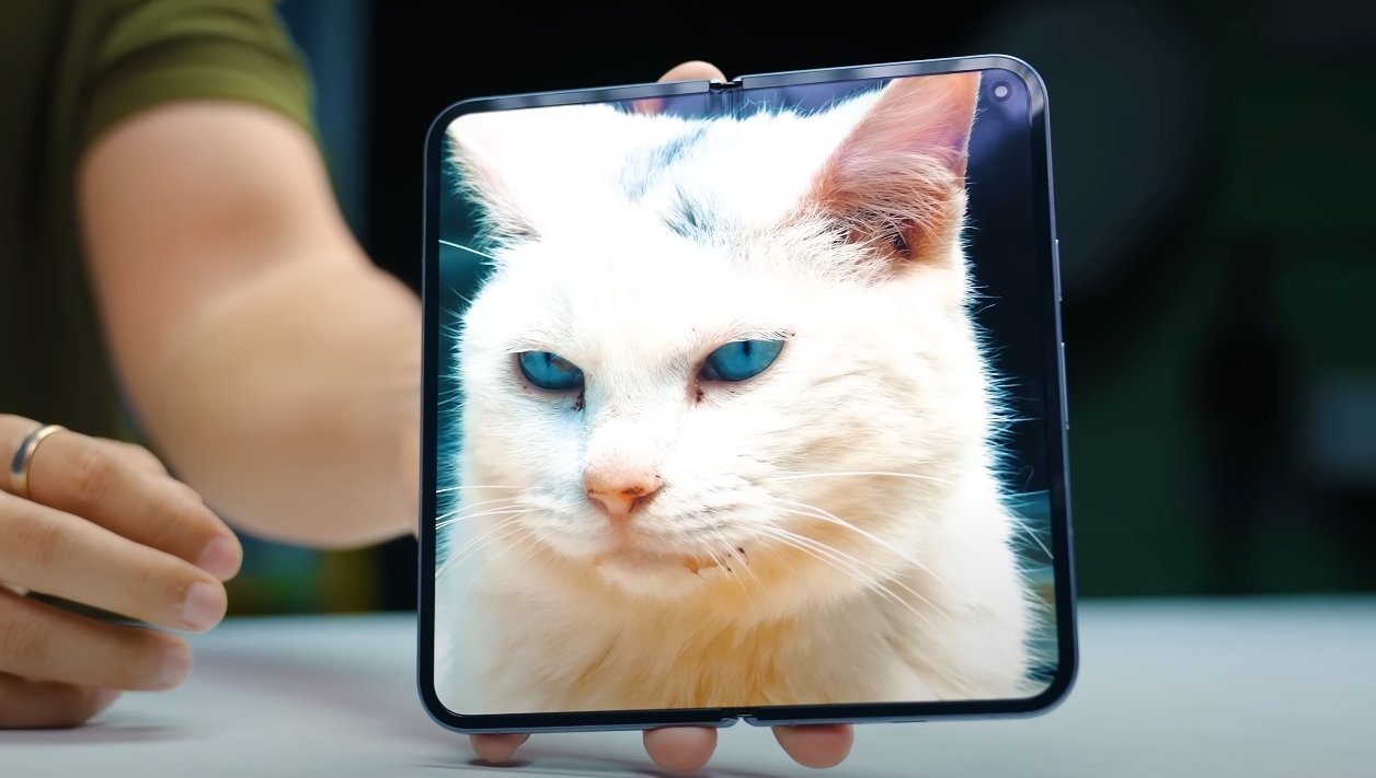 Pixel 10 Pro Fold screen quality gets expert praise