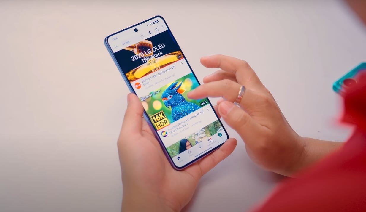 Realme GT 7T 5G Canada look