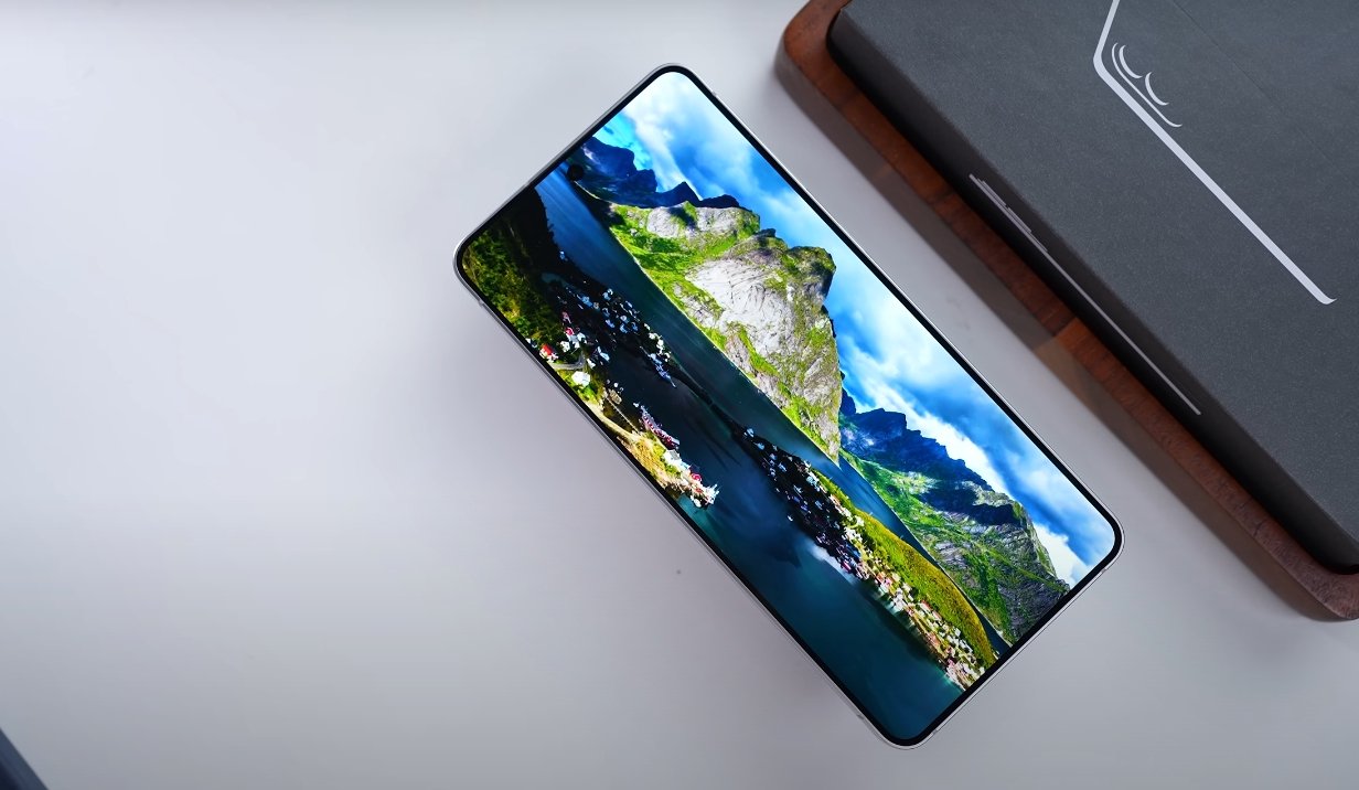 Samsung Galaxy S26 Edge display