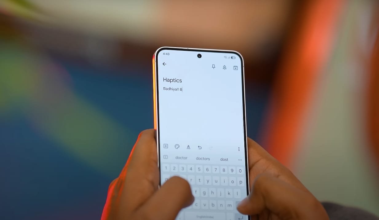 Samsung Galaxy S26 typing