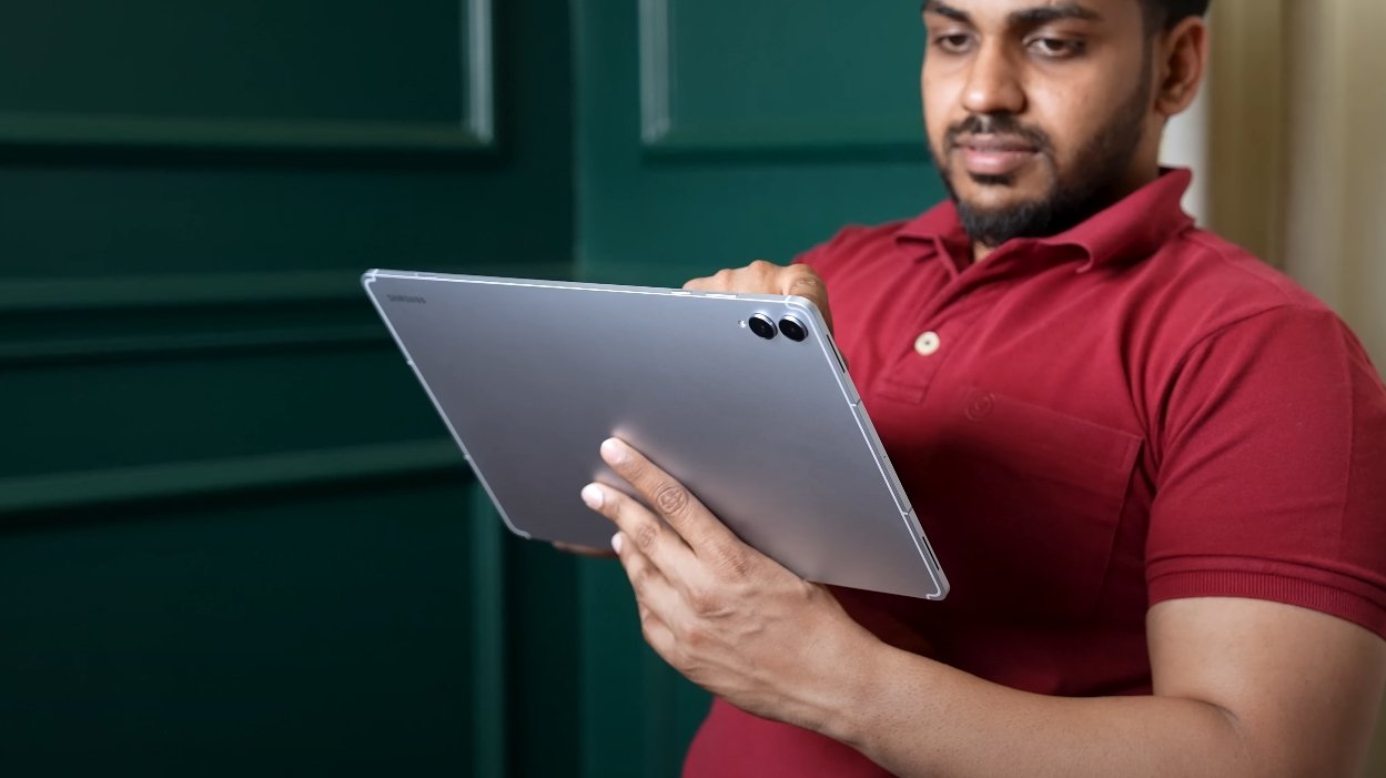 Samsung Galaxy Tab S11 Ultra vs iPad Air 2024 model