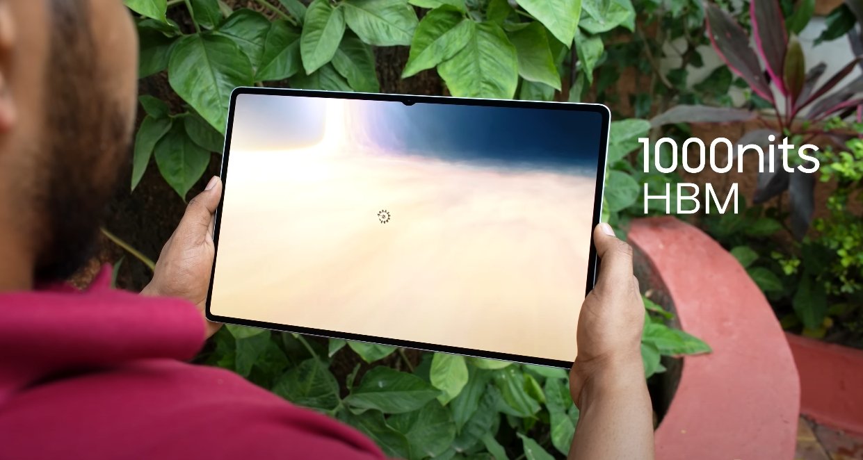 Samsung Galaxy Tab S11 Ultra weight and thickness review