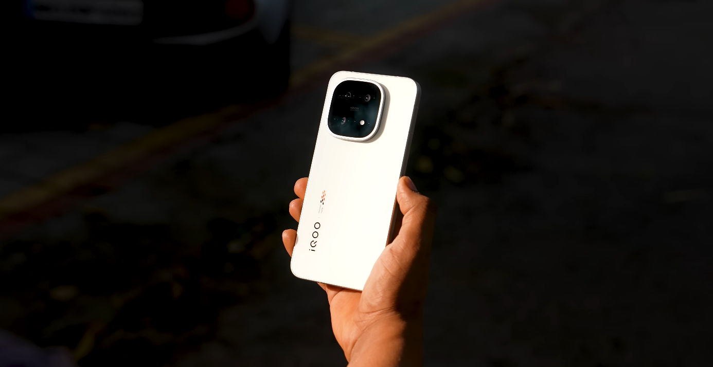 UAE customers waiting for official iQOO 15 version with global firmware