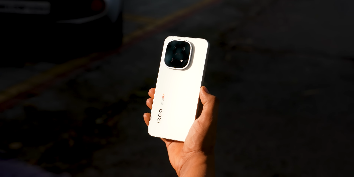 UAE smartphone trade shows may showcase iQOO 15 demo models