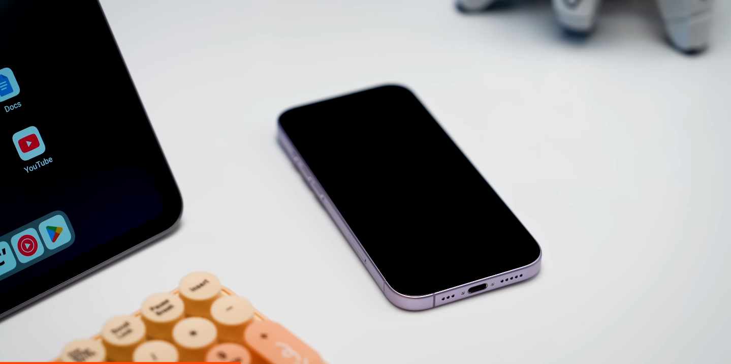 UK retailers crash prices on iPhone 17 for Black Friday