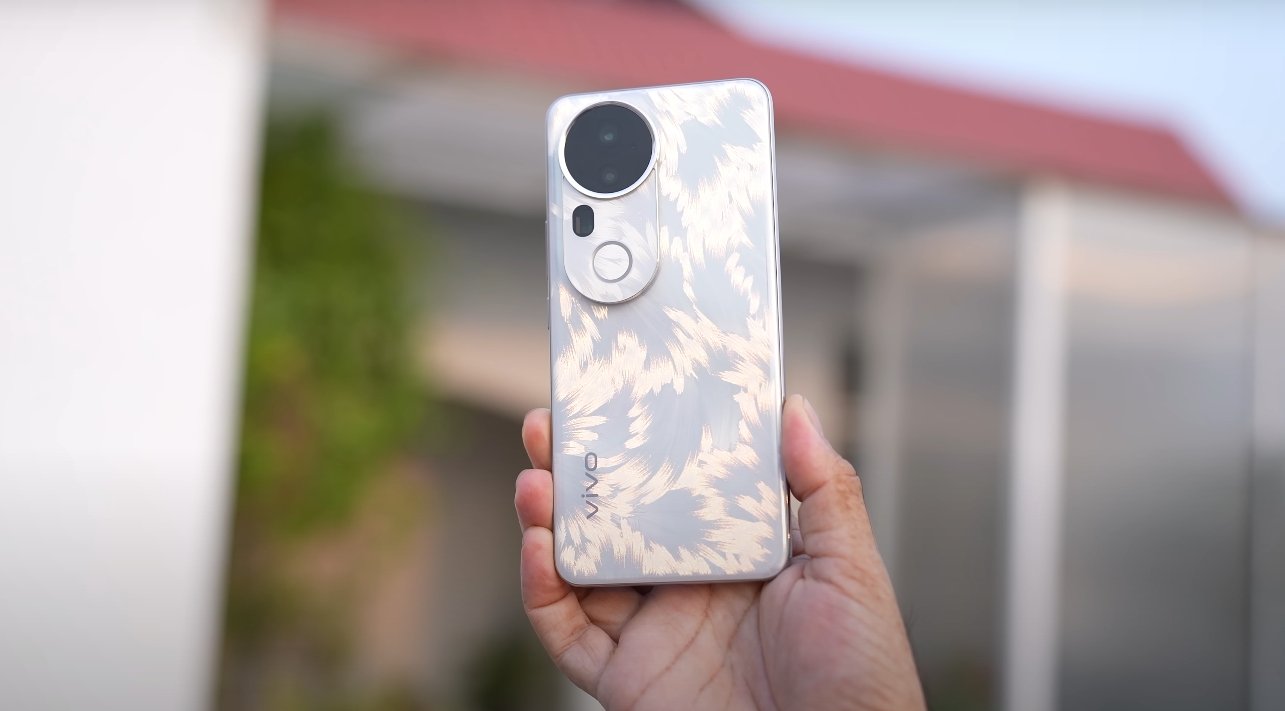 Vivo T4 Ultra: Everything You Need to Know Before Buying 2 Vivo T4 Ultra is an upgraded version of last year's popular Vivo T3 Ultra