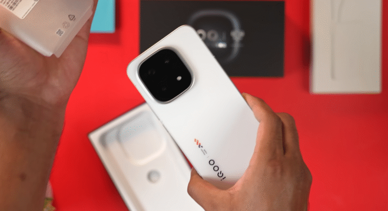 Why British reviewers call iQOO 15 a serious Galaxy rival