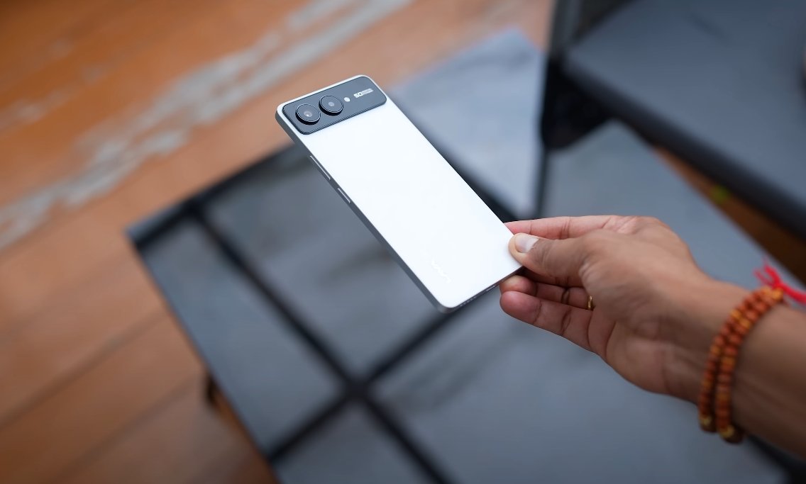 Why LAVA Blaze Amoled 2 Is Trending in Canada