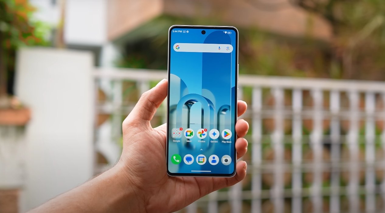 People Are Talking About LAVA Play Ultra 5G So Much