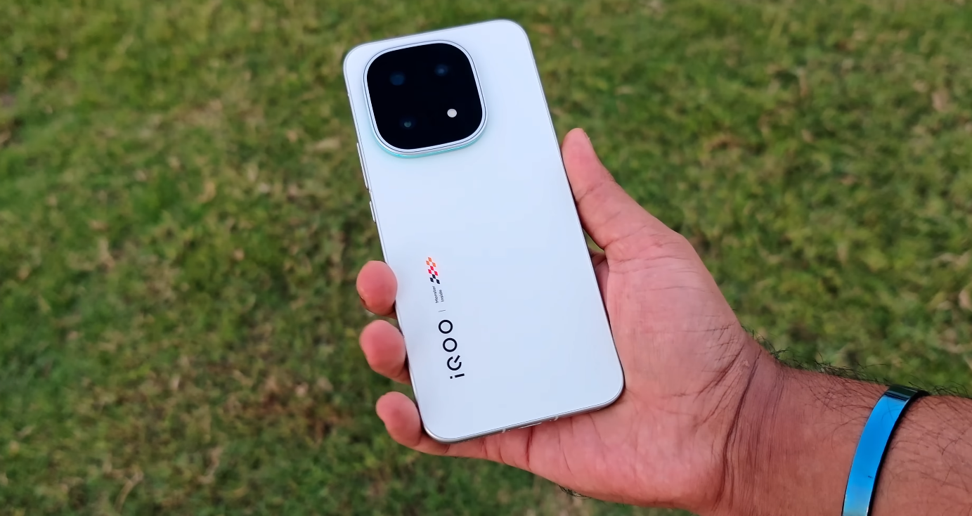Why UK reviewers praise iQOO 15 camera upgrades
