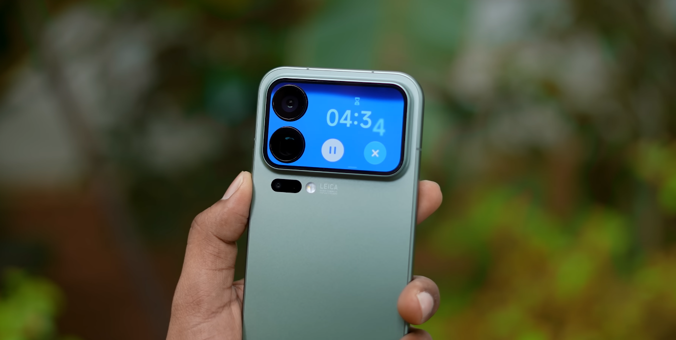 Xiaomi 17 Pro Max versus OnePlus 15 flagship showdown for less