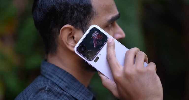 Xiaomi 17 Pro Max vs Xiaomi 17 Pro display comparison