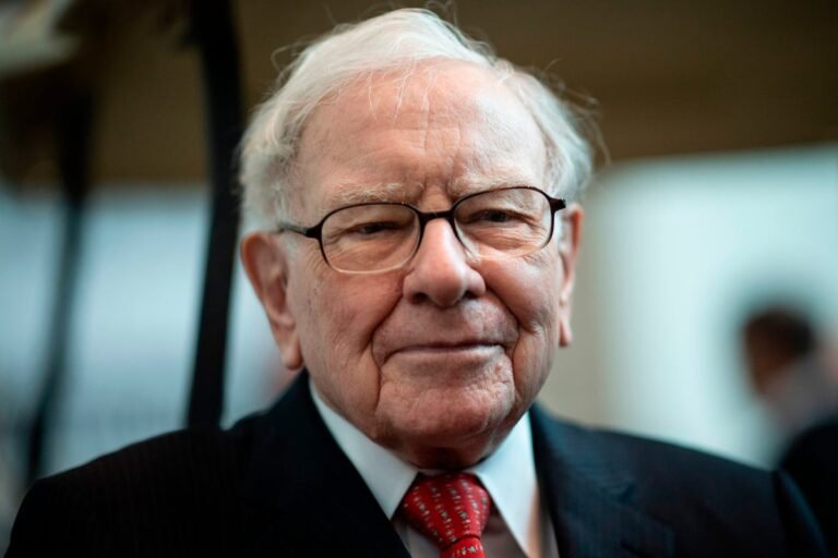 Warren Buffett Berkshire Hathaway CEO