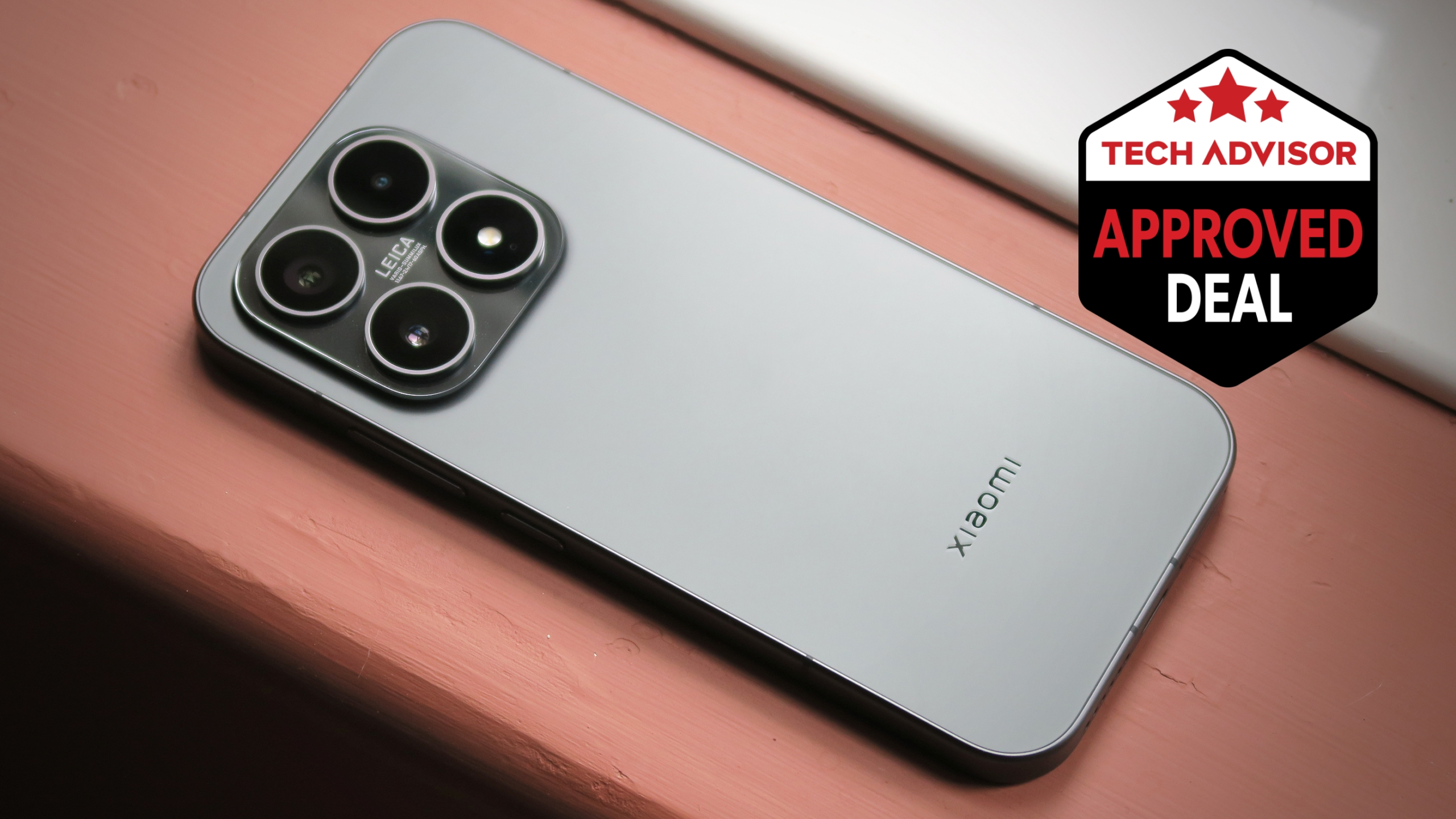 The Xiaomi 17 Ultra in Starlit Green, featuring a premium glass and metal design, a beautiful OLED display, and a large 6330mAh battery, available at an unbeatable price on Amazon in the UK, with a special trade-in offer and a free tablet from the official store